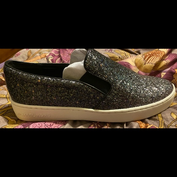 Authentic Michael Kors sneaker slip on gun powder - Picture 2 of 11